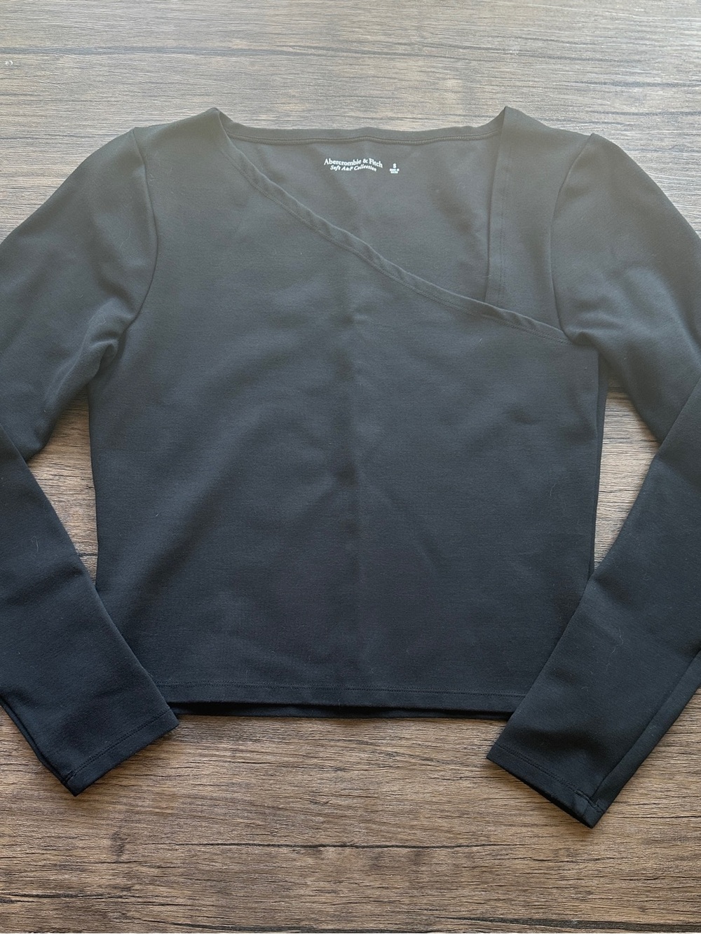 Abercrombie & Fitch Black Long-Sleeve Asymmetric Top